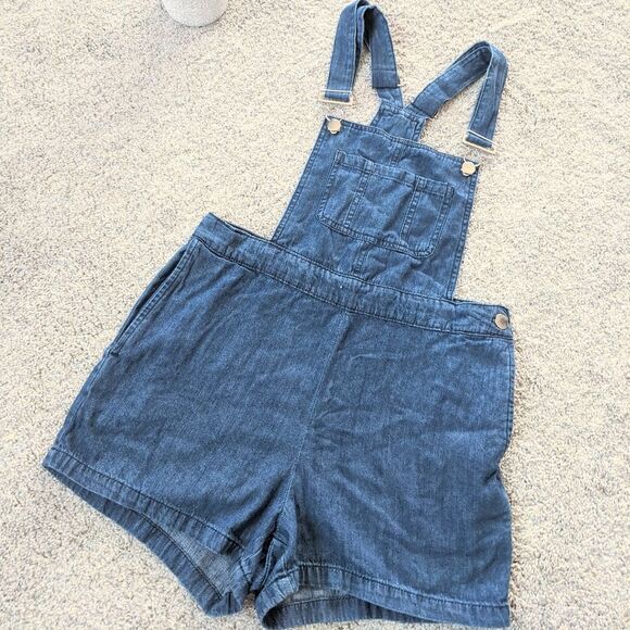 ⭐ Girls Denim Shorts Overalls Medium ⭐ - Picture 1 of 4
